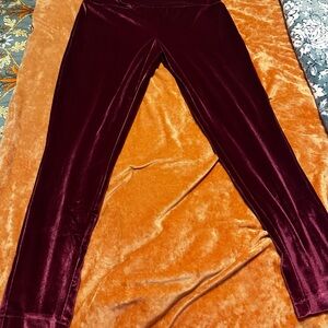 Terra & Sky Plus High Rise Fitted Leggings in crushed Velvet Burgundy color